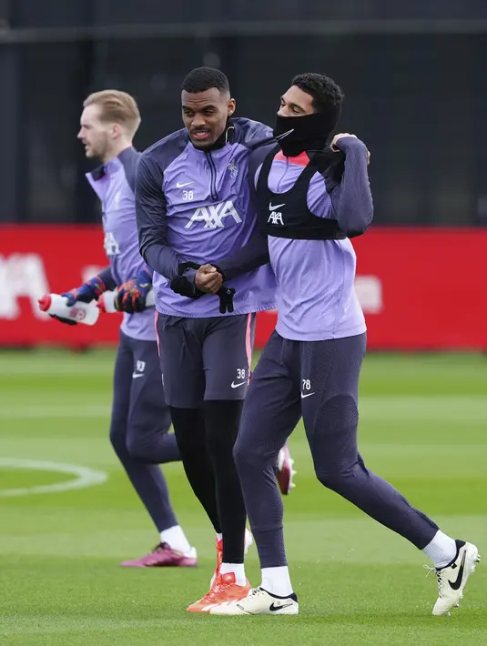 Liverpool harus meraih kemenangan 4-0 untuk bisa lolos ke Semifinal. (Peter Byrne/PA via AP)