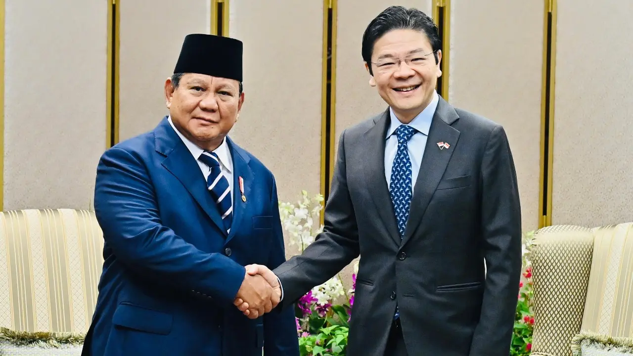 Presiden Prabowo Subianto melakukan pertemuan bilateral dengan Perdana Menteri (PM) Singapura, Lawrence Wong, Senin (16/6/2025).