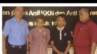 Elki Natonis (19) dan adiknya Bai Natonis, warga Kampung Alor kelurahan Kota Baru kecamatan Kota SoE Timor Tengah Selatan (TTS) Nusa Tenggara Timur (NTT), ditangkap tim buser Polres TTS, Sabtu (19/5/2018).