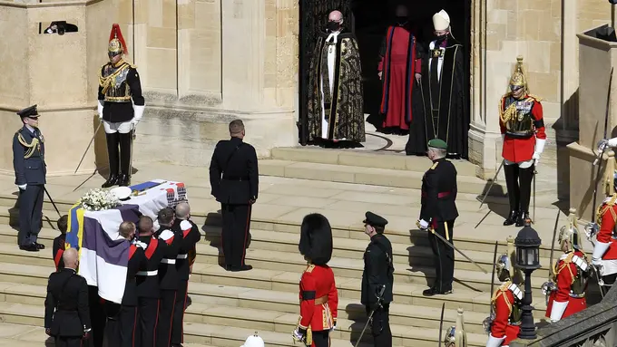Melihat Prosesi Pemakaman Pangeran Philip