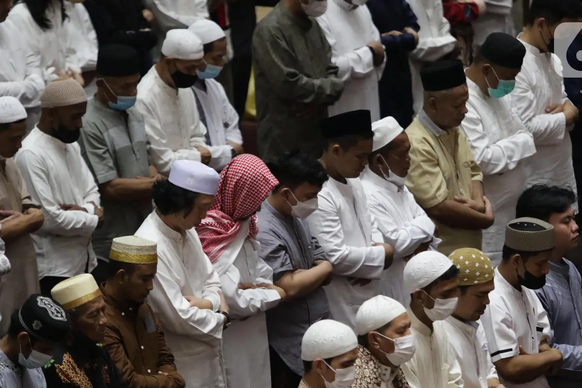 Bersama Ribuan Umat Muslim, Wapres Ma’ruf Amin Laksanakan Shalat Idul Fitri 1443 H di Masjid Istiqlal