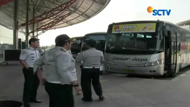 Dinas Perhubungan Terminal Bus Terpadu Pulogebang melakukan uji kelayakan bus angkutan Lebaran.