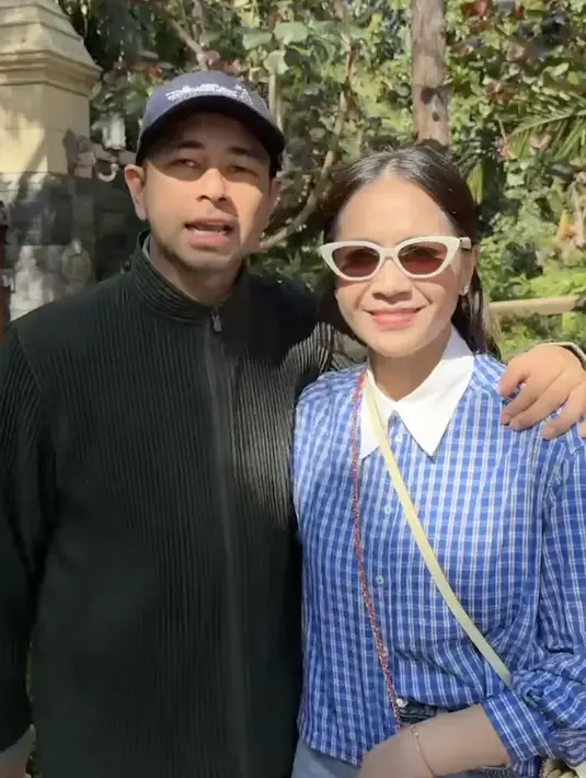 Nagita Slavina tengah berlibur ke Hong Kong dengan gaya berlibur yang seru.