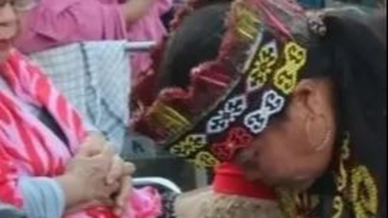 Keajaiban Ida Dayak Sembuhkan Pasien Hanya Modal Minyak