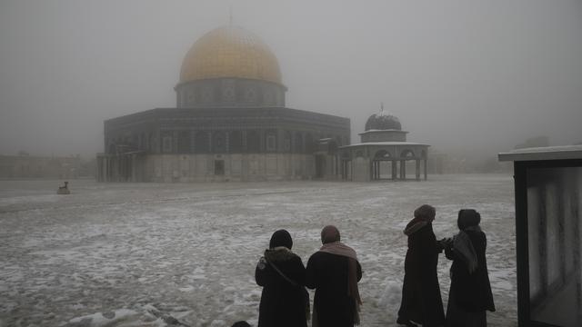 Salju Selimuti Kompleks Masjid Al-Aqsa Yerusalem