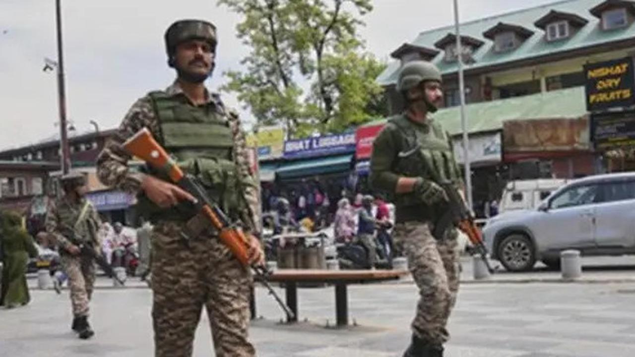 Pakistan Minta Penyelidikan Internasional Soal Teror Penembakan 26 Wisatawan di Kashmir
