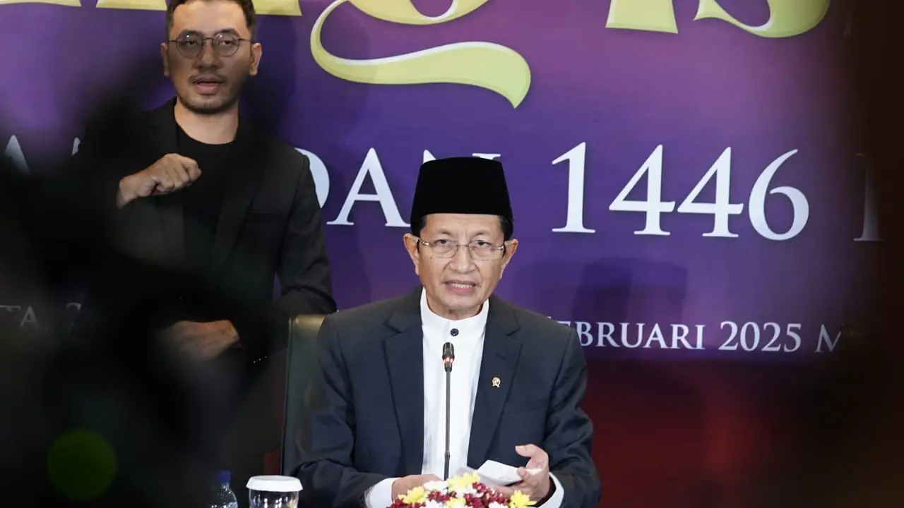 Menteri Agama Nasaruddin Umar dalam jumpa pers hasil sidang isbat penentuan awal Ramadhan 1446 H di Kantor Kementerian Agama (Kemenag) di Jakarta, Jumat (28/2/2025).
