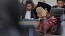 Ketua DPRD Bangkalan nonaktif  Fuad Amin Imron menjalani sidang perdana di Pengadilan Tipikor, Jakarta, Kamis (7/5/2015). Fuad terlibat kasus dugaan suap jual beli pasokan gas alam di Gresik dan Gili Timur, Bangkalan. (Liputan6.com/Andrian M Tunay)
