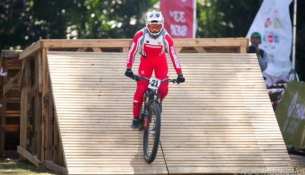 Sementara, medali emas diraih atlet tuan rumah Thailand, Methasit Boonsane yang tampil dominan dengan catatan waktu 02:37.856. Adapun, posisi ketiga ditempati atlet Filipina, John Derick Fart dengan waktu 02:43.676. (Foto: NOC Indonesia/Tetuko Mediantoro)