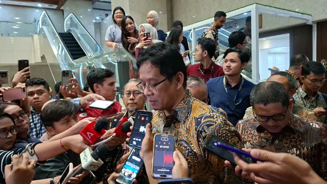 Menteri Keuangan Purbaya Yudhi Sadewa usai rapat di Kompleks Parlemen, Jakarta, Kamis (4/12/2025). (Foto: Liputan6.com/Arief RH)