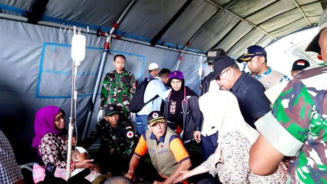 Dalam memantau korban terdampak gempa Ambon, Kepala BNPB Doni Monardo hari ini hari ini (27/9/2019) menuju RSUD dr. H. Ishak Umarella, yang mana rumah sakit tersebut tidak berfungsi karena dindingnya retak. (Dok Badan Nasional Penanggulangan Bencana/BNPB)