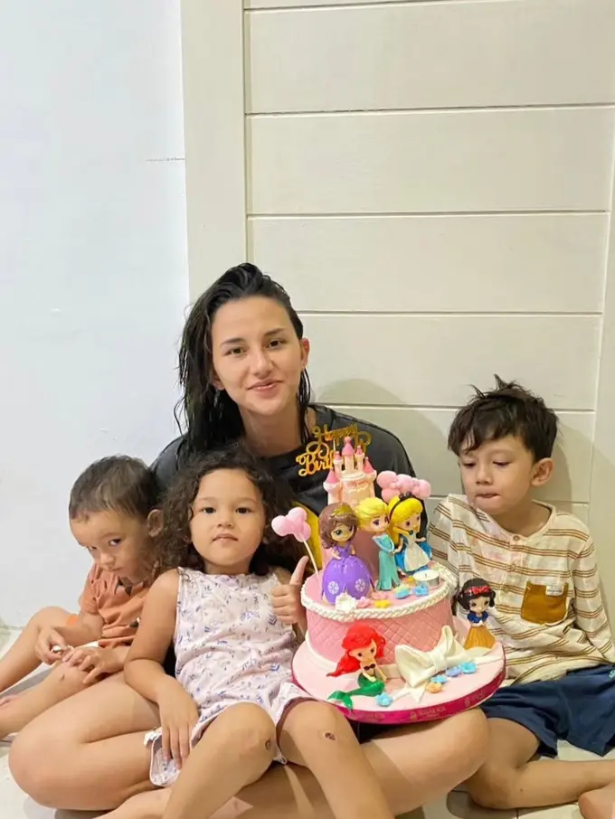 Fandy Christian tidak hadir di perayaan ulang tahun Rose