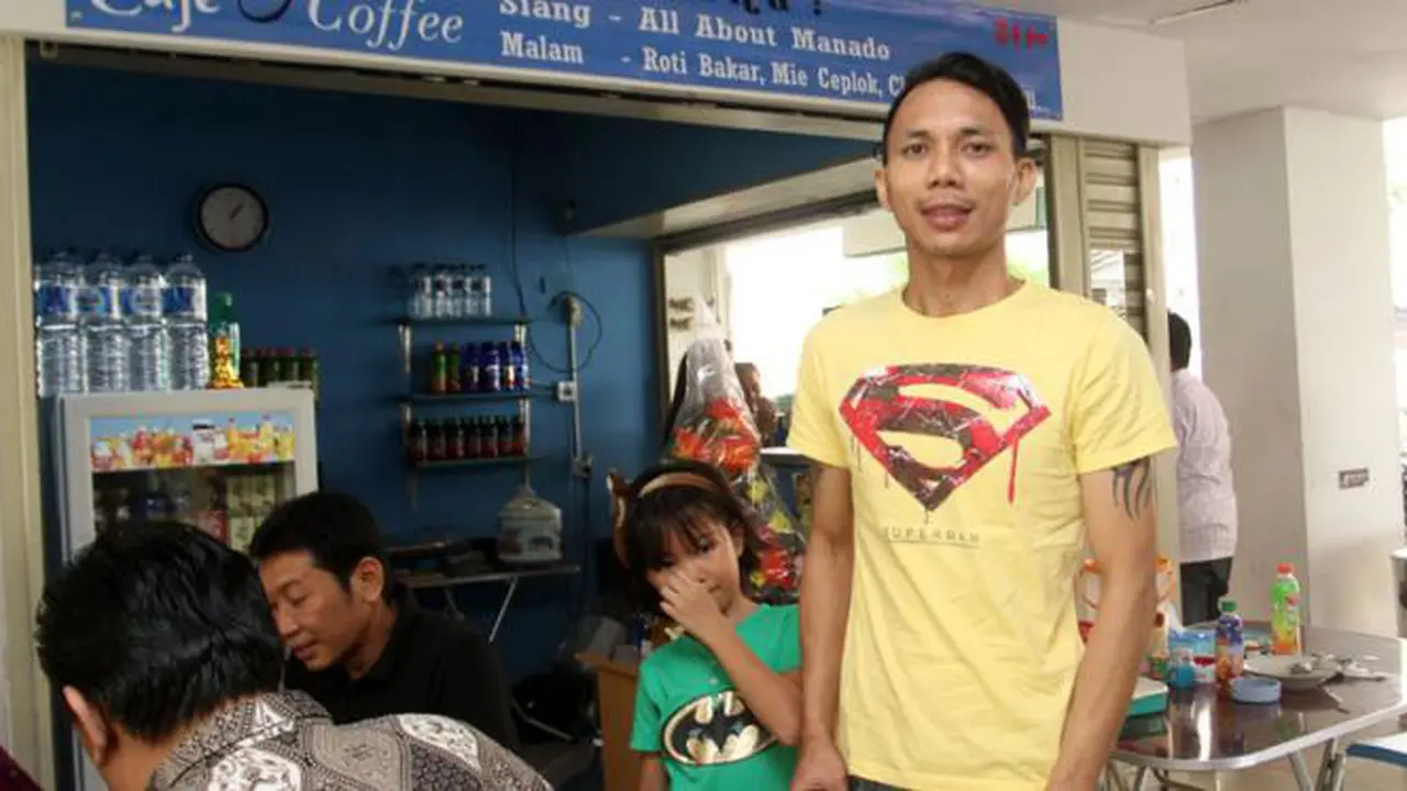 Mencicipi Hidangan Lezat Khas Manado di Resto Milik Norman Kamaru