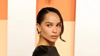 Zoe Kravitz Terciduk Jalan Bareng Harry Styles di Roma, Lengket Banget