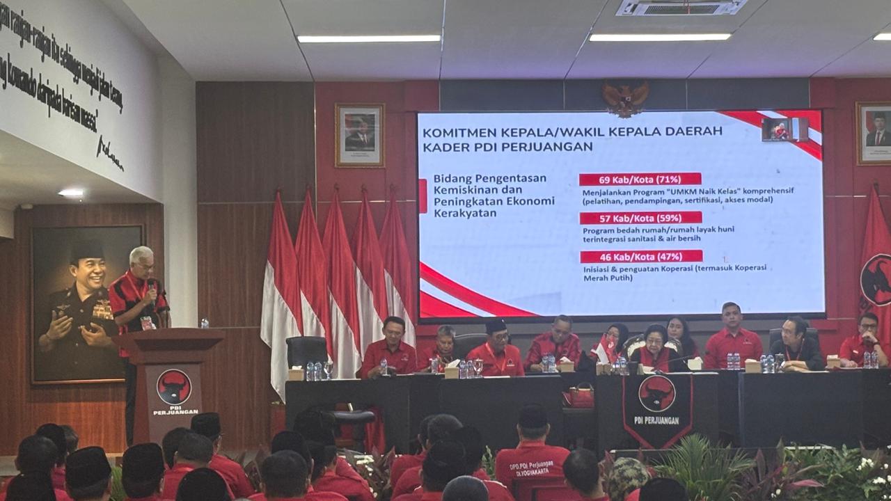 ganjar pranowo beri pembekalan kepala daerah pdip terpilih