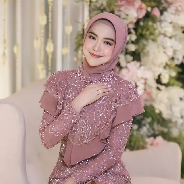 Punya Dagu Lancip, 7 Artis Wanita Ini Dituding Lakukan Operasi Plastik