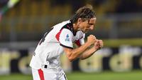 Gelandang AC Milan, Luka Modric, merayakan gol timnya dalam laga Serie A antara Lecce dan AC Milan di Via del Mare, Lecce, Italia, Jumat, 29 Agustus 2025. (Giovanni Evangelista/LaPresse via AP)