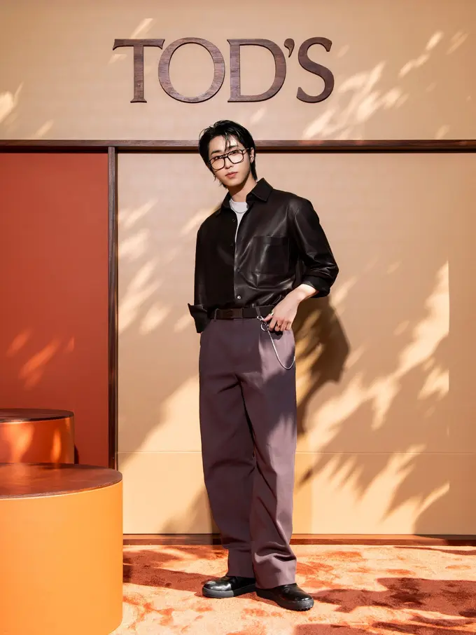 HAN Stray Kids Tampil Sleek dalam Balutan Kulit di Presentasi Tod’s Men’s Spring-Summer 2027