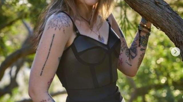 Stella McCartney Gunakan Kulit Jamur untuk Koleksi Busana Terbarunya