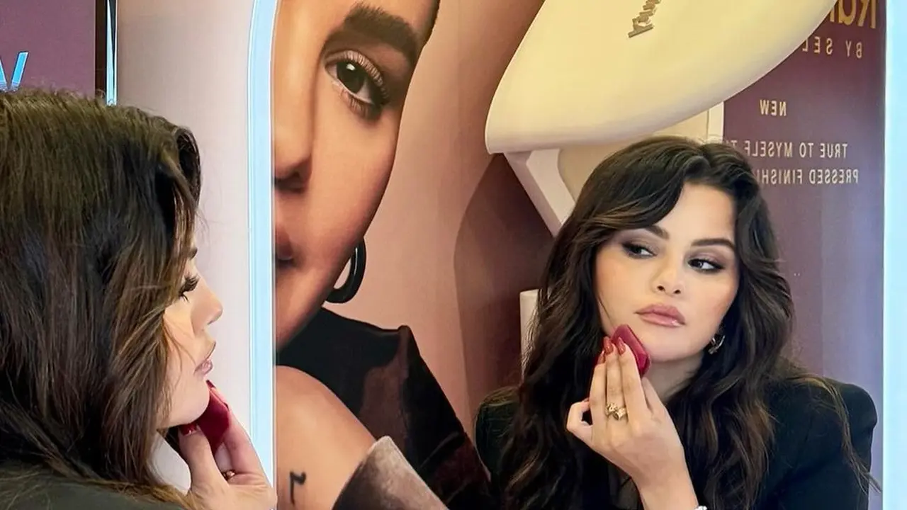 Selena Gomez Resmi Jadi Miliuner Berkat Bisnis Kosmetik Rare Beauty