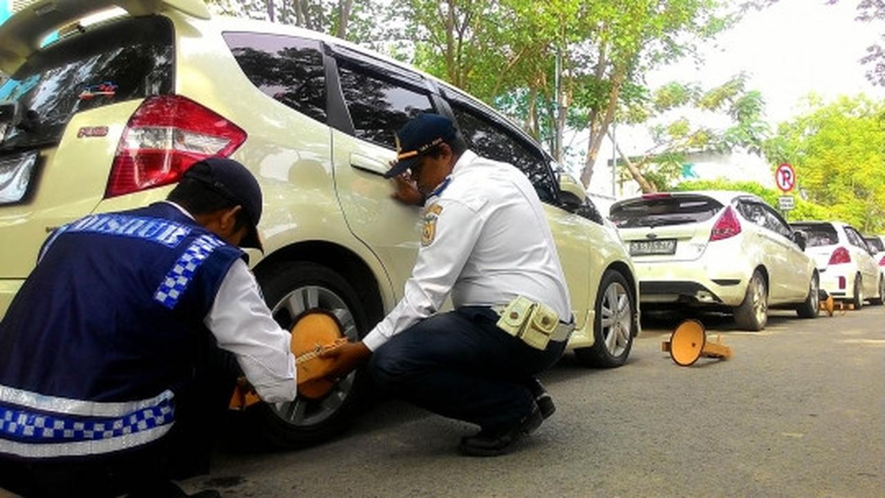 Tertibkan parkir liar di Banda Aceh, petugas kehabisan gembok