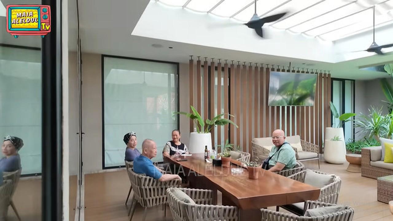 Desain Teras Samping Rumah Maia Estianty, Inspirasi untuk Jadi Tempat Santai Kumpul Keluarga