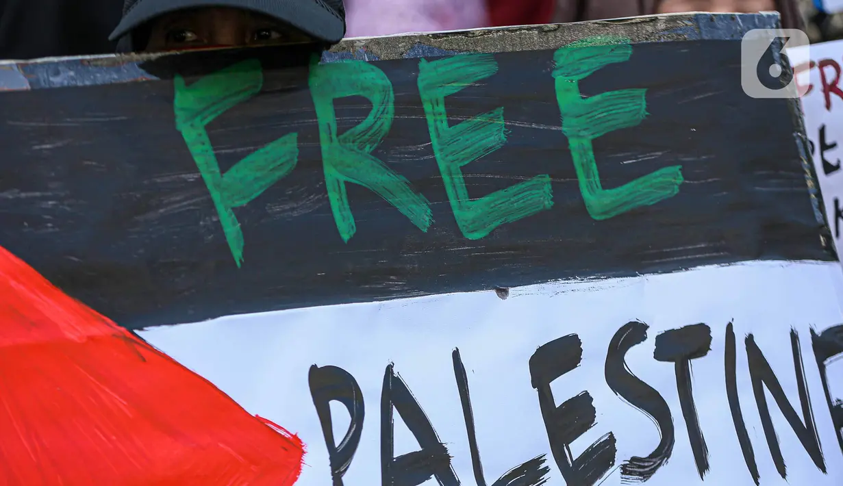 Mereka juga menyerukan kemerdekaan untuk Palestina. (Liputan6.com/Faizal Fanani)