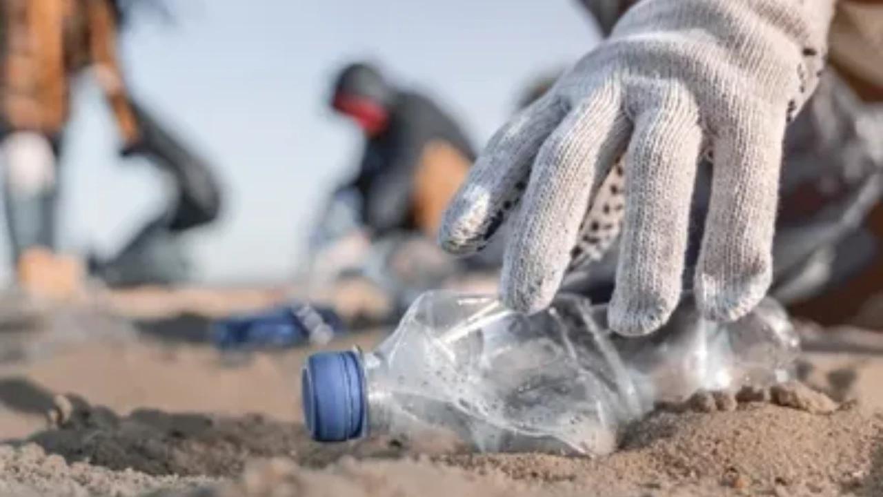 BRIN: Satu Kilogram Sampah Plastik Bisa Diolah Jadi 0,9 Liter Solar, Prosesnya 8 Jam