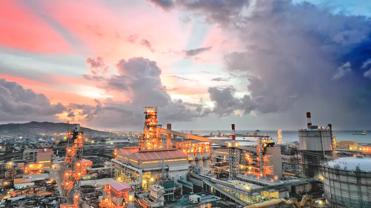 PT KRAKATAU POSCO (PTKP) melakukan peningkatan sumber daya manusia (SDM)