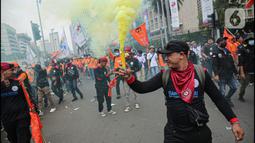Di Jakarta, massa buruh terbagi menjadi dua yaitu Patung Kuda Arjuna Wiwaha, Jakarta Pusat dan kawasan Gedung DPR/MPR. (Liputan6.com/Faizal Fanani)