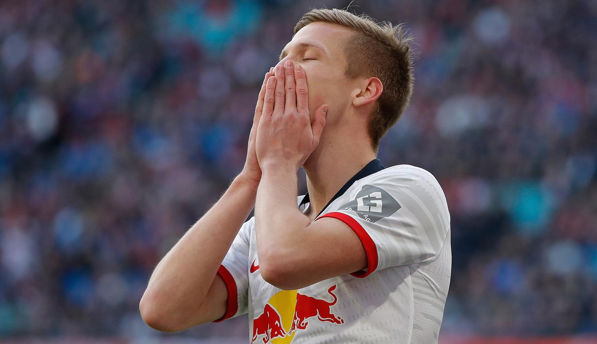 1. Dani Olmo (RB Leipzig)- Gelandang serang berusia 21 tahun ini banyak diminati klub besar Eropa pada bursa transfer Januari lalu. Namun, Dani Olmo melabuhkan hatinya ke RB Leipzig. (AFP/Odd Andersen)