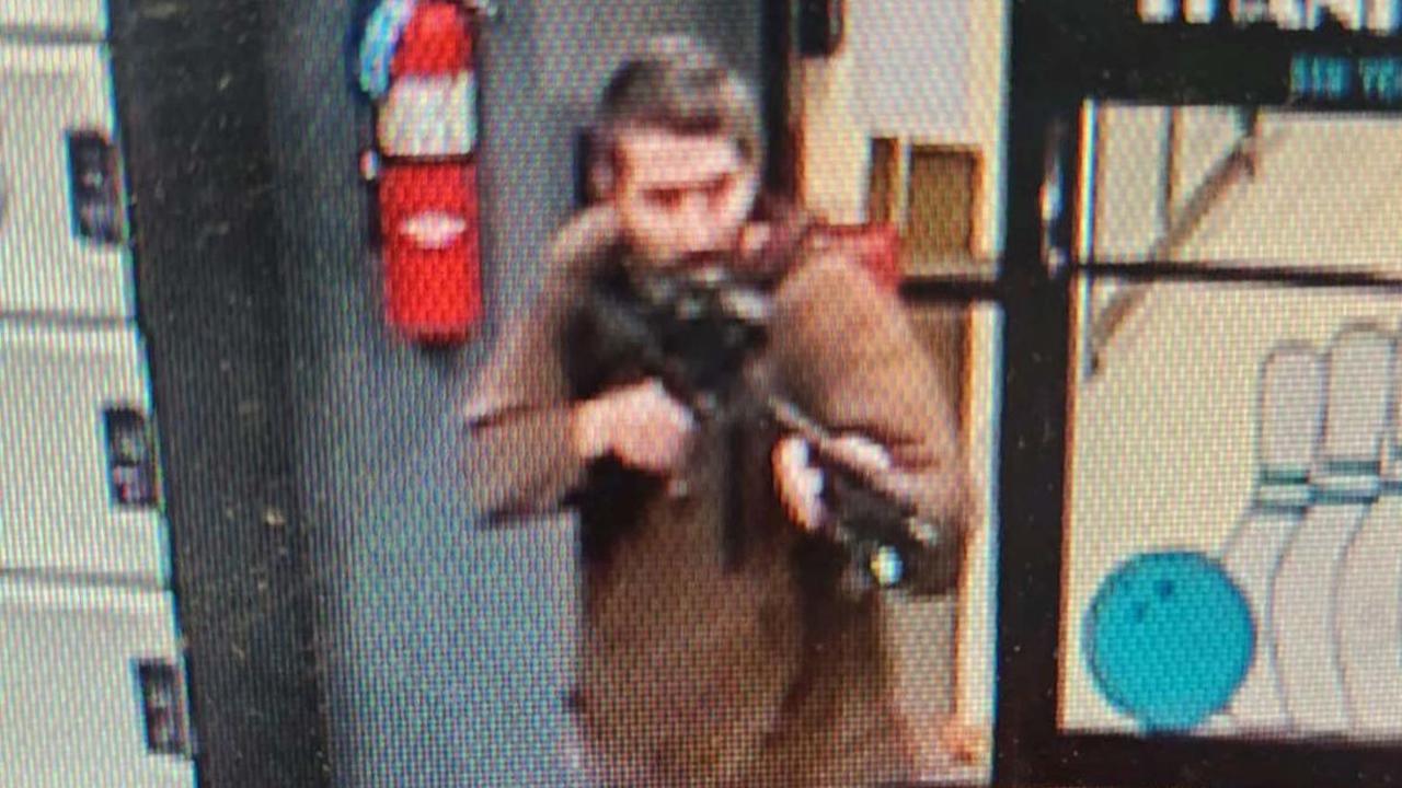 FOTO: Terekam Kamera, Inilah Aksi Penembakan Brutal di Amerika Serikat yang Tewaskan 18 Orang