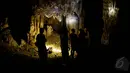 Rasa penasaran kami terobati setelah melihat langsung keunikan dari Goa Bagong. Goa ini mempunyai stalagnit dan stalagtit yang unik menyerupai candi, Jawa Barat , Sabtu (17/5/2015). (Liputan6.com/Andrian M Tunay)