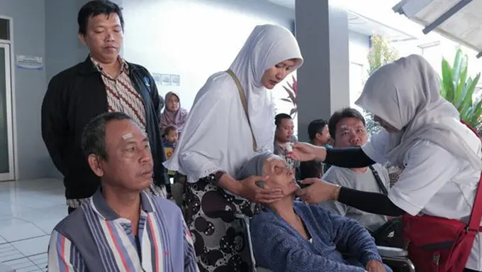 Operasi katarak./Copyright Vemale/Anisha