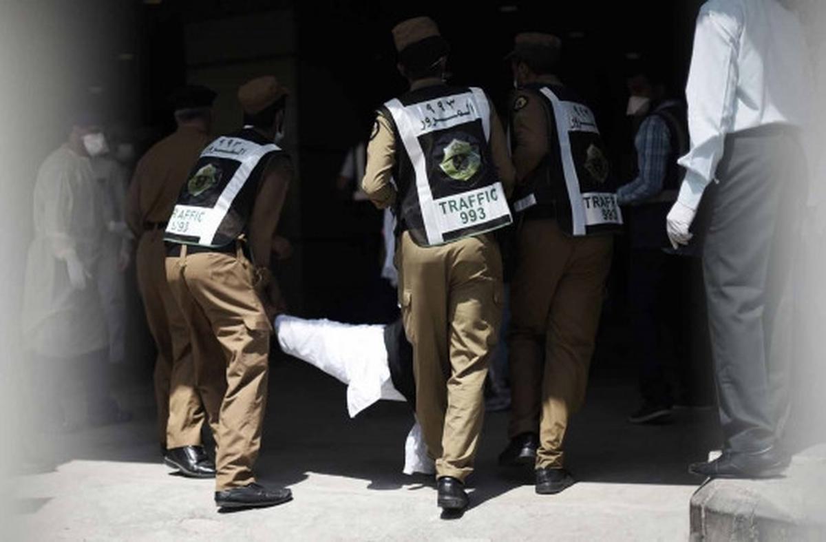 Kesibukan ambulans mondar-mandir evakuasi jemaah haji di Mina