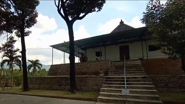 Masjid Gholo Bayat di Klaten Didirikan Sunan Pandanaran. (Dok: YouTube Moonedo https://youtu.be/x6u0JsMENNs?si=IdWDK-EPLD4eCO7b)