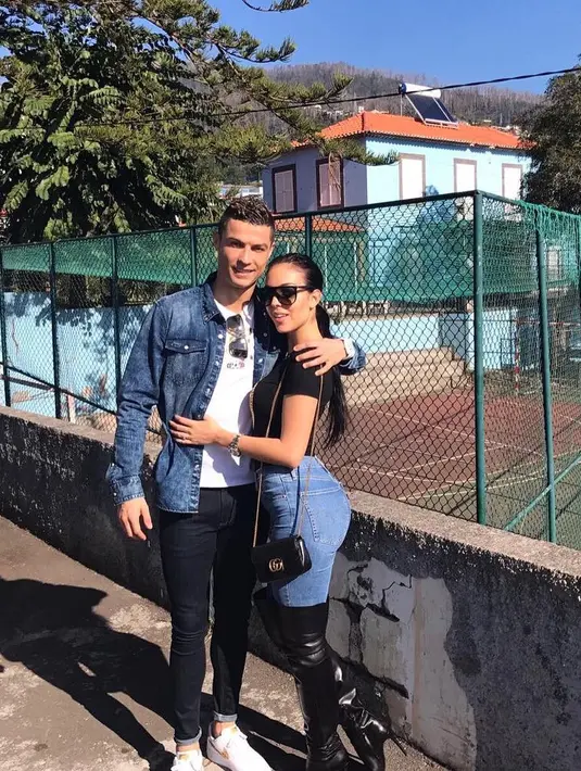 Alana Martina, bayi mungil pasangan Cristiano Ronaldo dan Georgina Rodriguez ini lahir pada Minggu, 12 November 2017 lalu. (Instagram/georginagio)