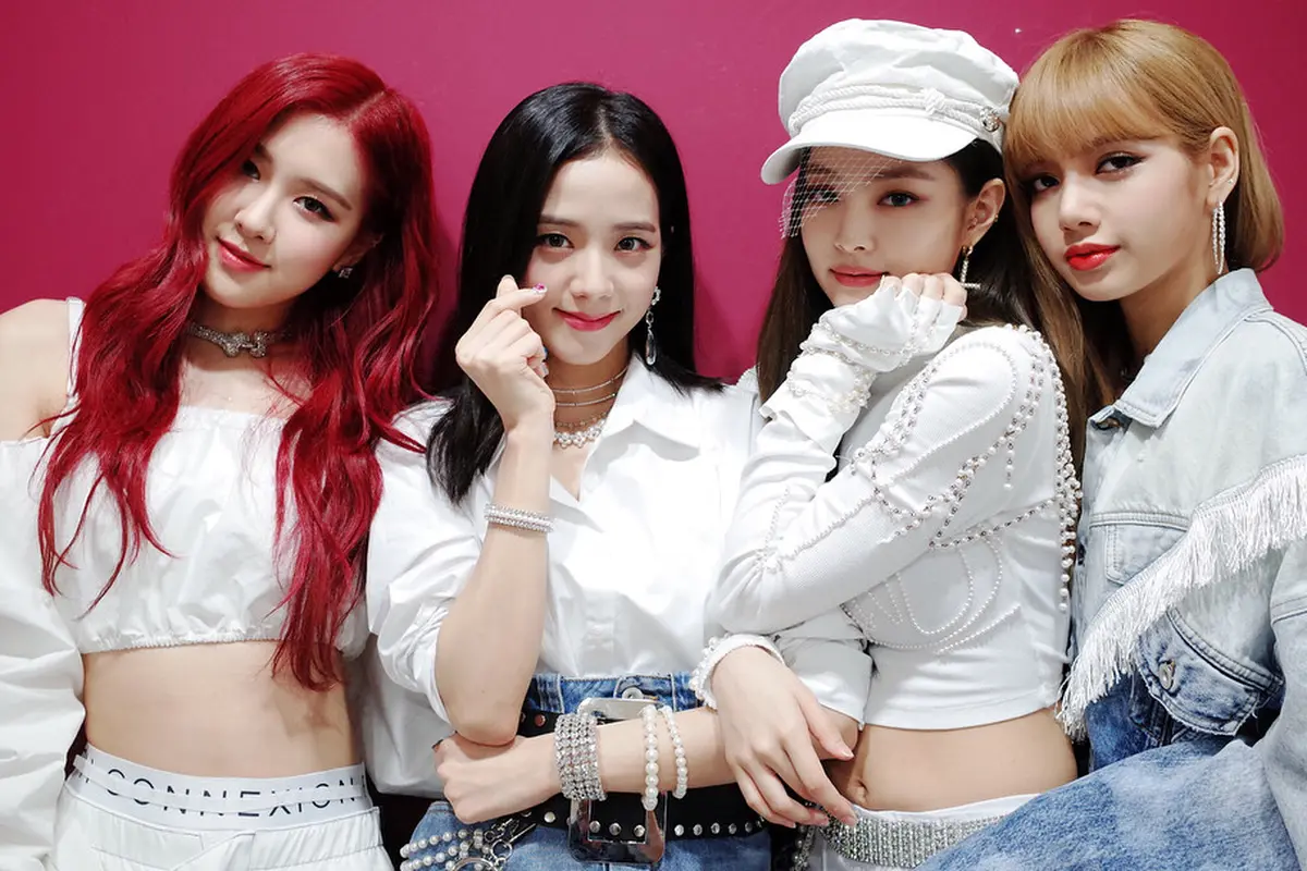 [Bintang] Comeback, BLACKPINK Lanjutkan Promosi Lagu Forever Young