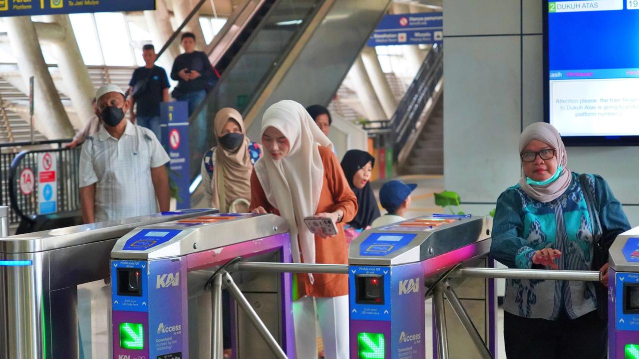 FOTO: Pengguna LRT Jabodebek Tembus Rekor Tertinggi April 2026