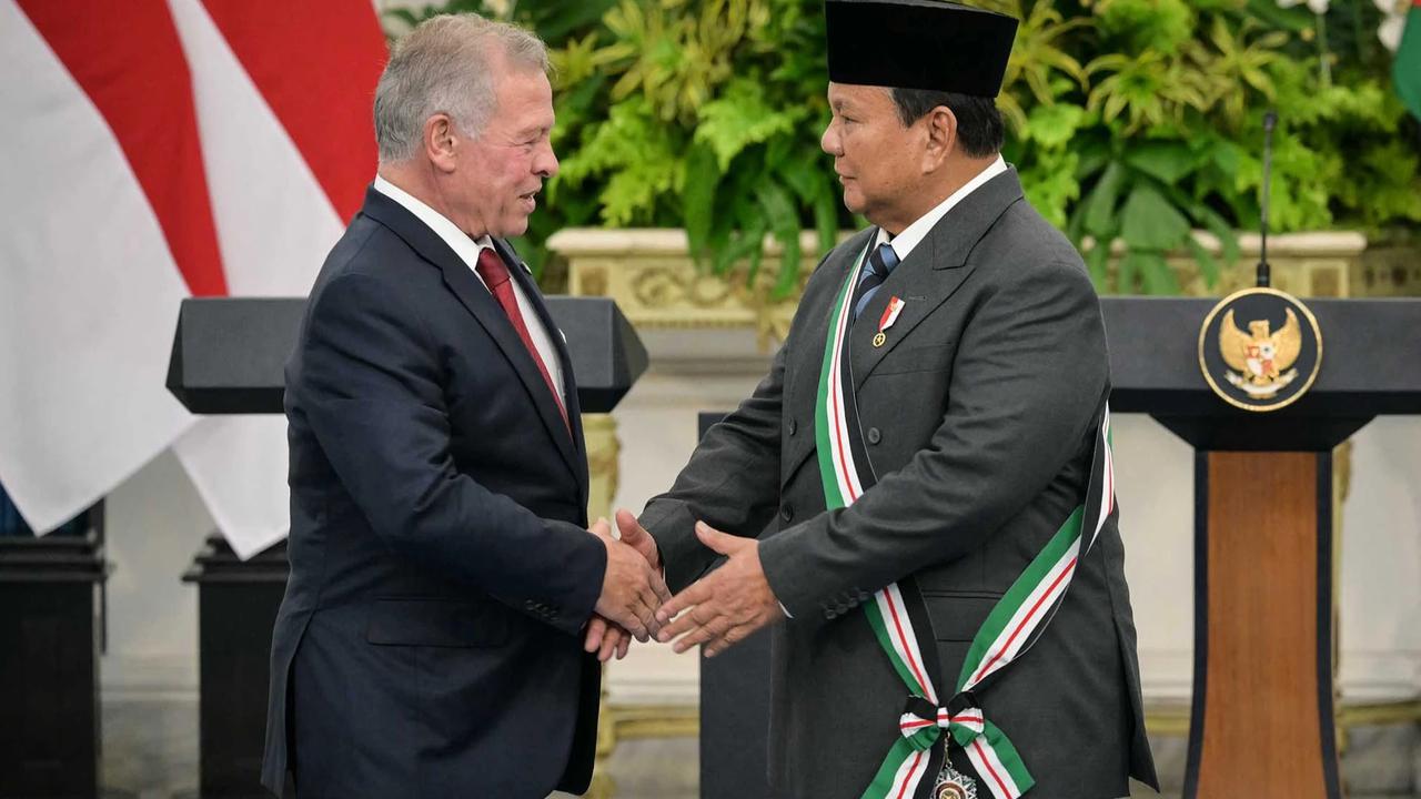 FOTO: Raja Abdullah II Anugerahkan Tanda Kehormatan Tertinggi Yordania kepada Presiden Prabowo
