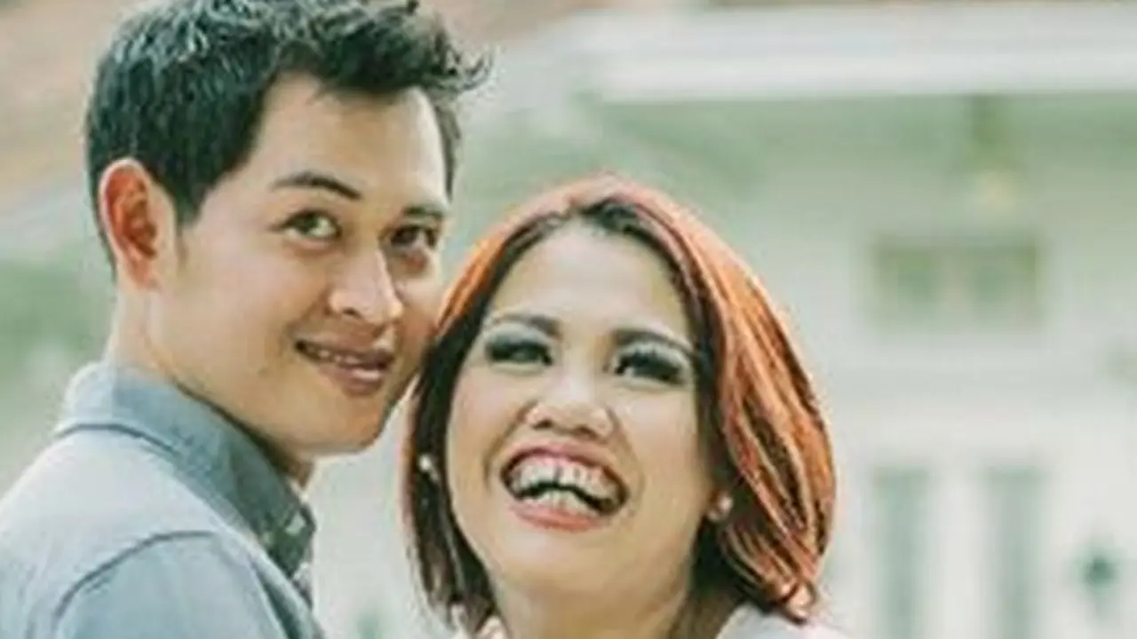 Elly Sugigi 