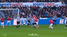 David De Gea dan Petr Cech tampil apik meski timnya mengalami kekalahan. This video is presented by Ballball.