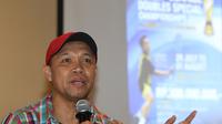Mantan Pebulutangkis yang juga Pelatih Ganda Campuran Nasional Richard Mainaky memberikan keterangan terkait penyelenggaraan Yonex-Sunrise Doubles Special Championships 2015 di Jakarta, Senin (27/7).  Yonex-Sunrise Doubles Special Championships 2015 akan 