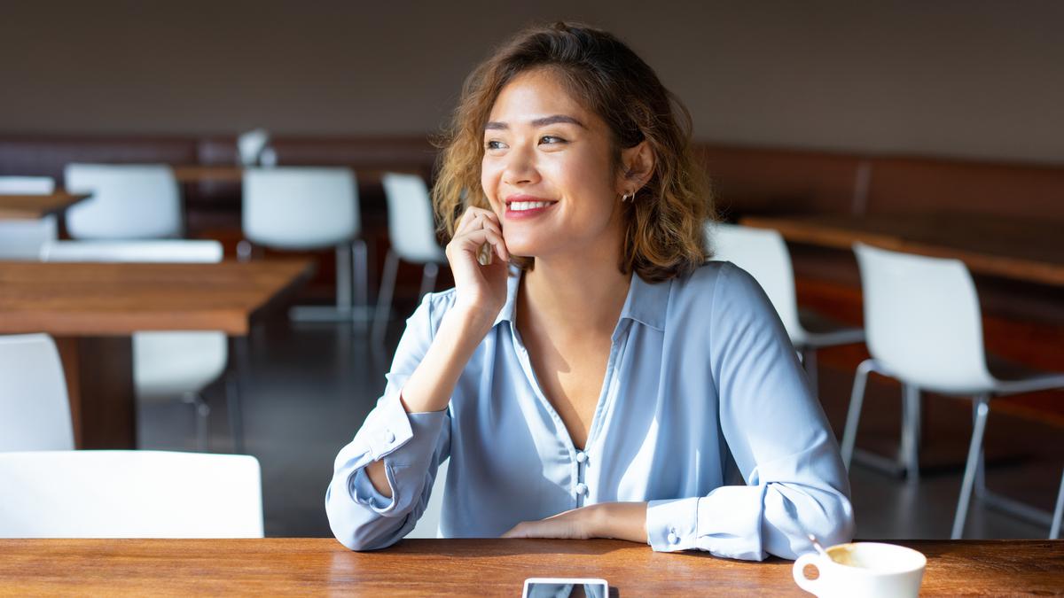 Rahasia Tampil Awet Muda, 7 Pilihan Pakaian yang Cocok untuk Wanita 40 Tahun