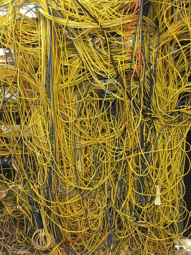 7 Potret Ini Tunjukkan Mimpi Buruk Anak IT di Kantor