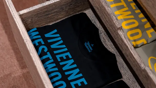 Pameran Warisan Fesyen 4 Dekade Vivienne Westwood Diboyong ke Makau, Bangkitkan Industri Kreatif