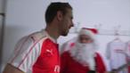 Petr Cech, Nacho Monreal dan Alexis Sanchez bermain musik dan melakukan jam session dalam sebuah grup band dadakan untuk menghimpun dana bagi yayasan arsenal dalam rangka menyambut hari raya Natal.