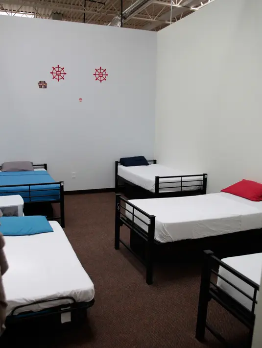 Foto tanpa tanggal menunjukkan bagian dari tempat penampungan anak-anak imigran gelap dipisahkan dari orang tuanya di bawah kebijakan “tanpa toleransi” Presiden Donald Trump di Tornillo, Texas. (HHS' Administration for Children and Families via AP)