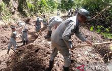Bakamla Bersihkan Longsor Sitaro, Akses Kampung Makoa Kembali Terbuka Pasca Banjir Bandang