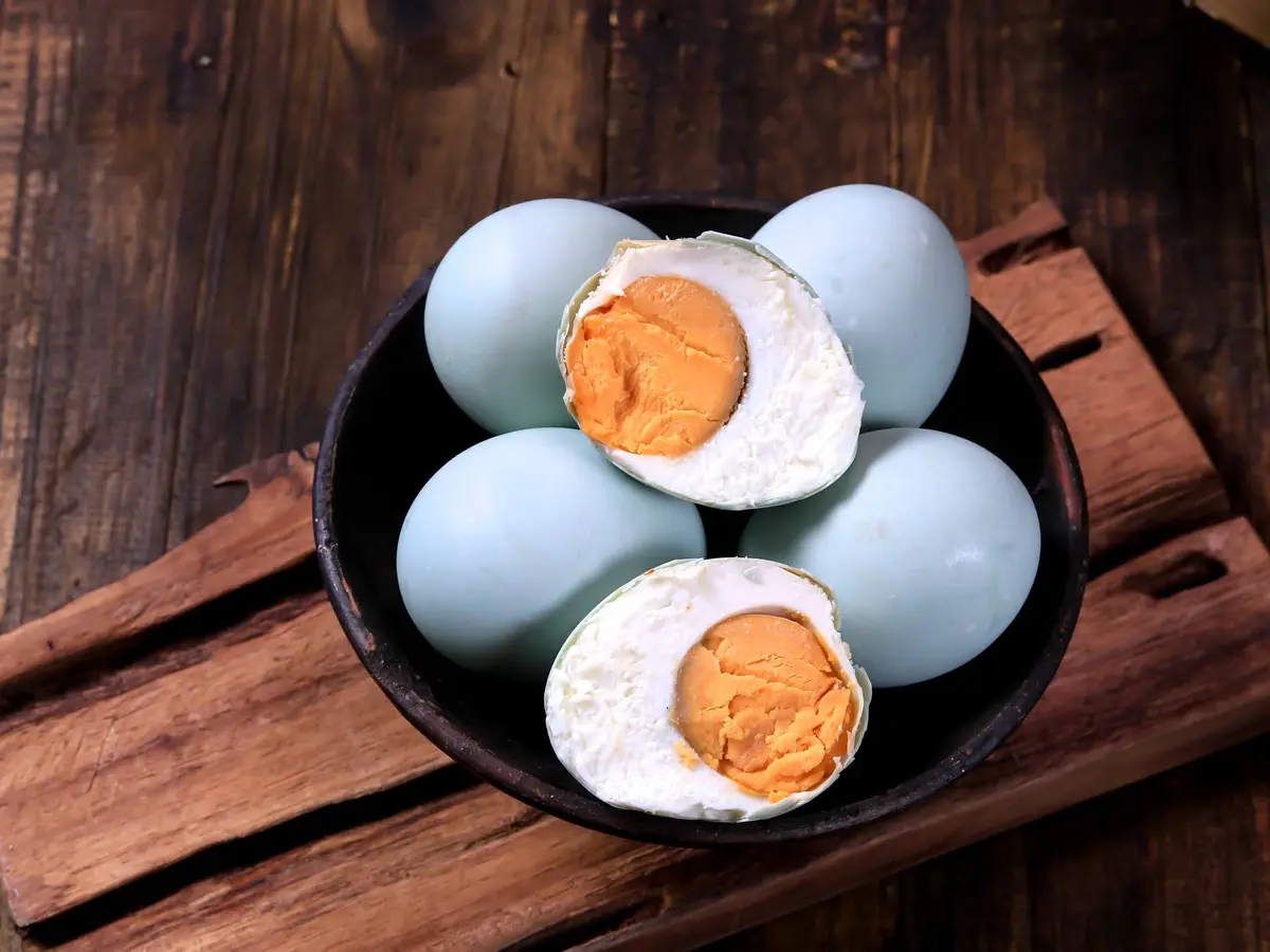 Cara Membuat Telur Asin Bawang Putih dengan Stoples - Lifestyle Fimela.com